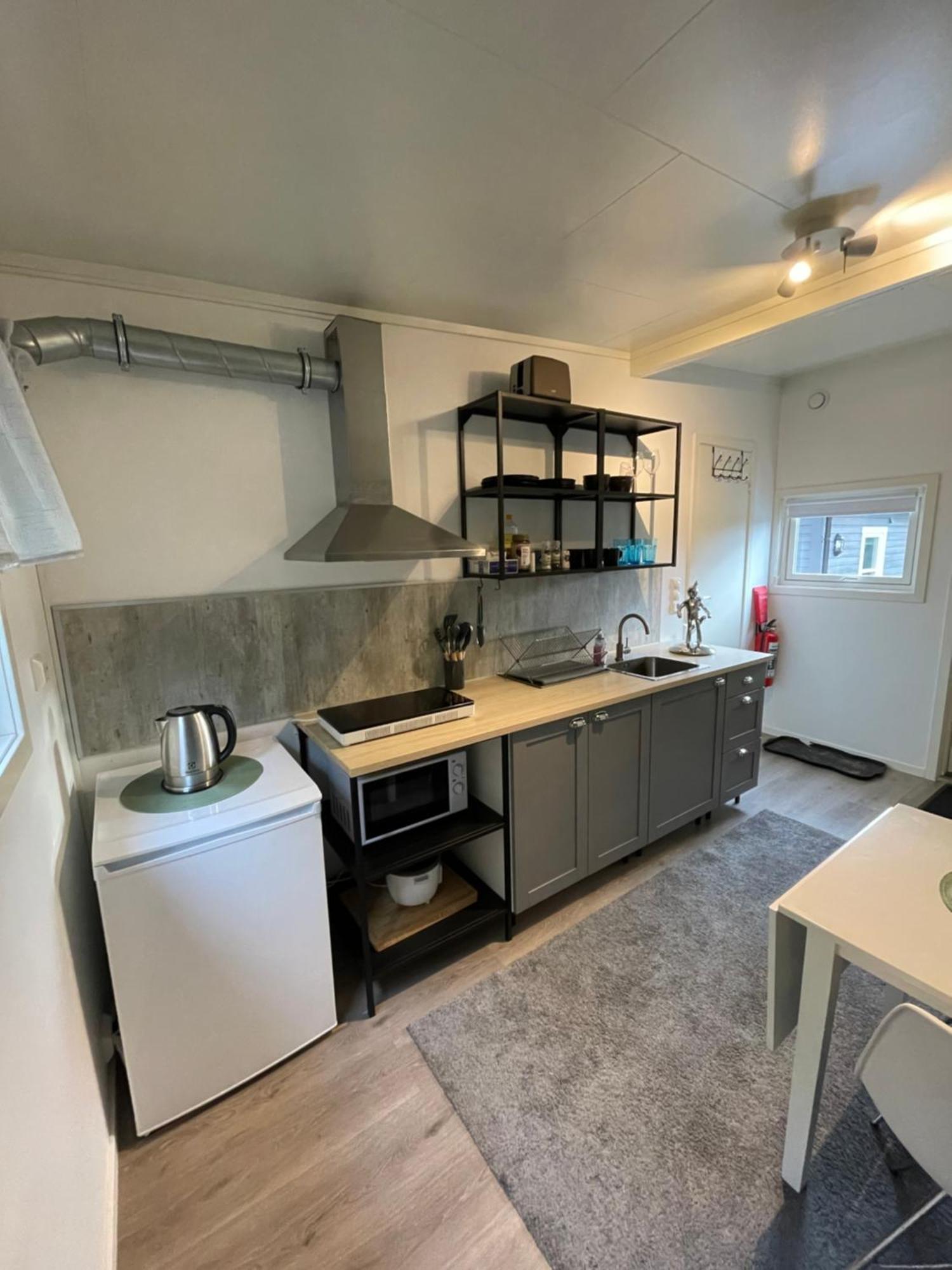 Small Cozy Apartment 特罗姆瑟 外观 照片